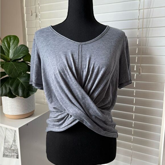 Lululemon Do The Daily Tee Short Sleeve Twist Cropped Crescent Grey sz 6 Workout - Picture 2 of 6